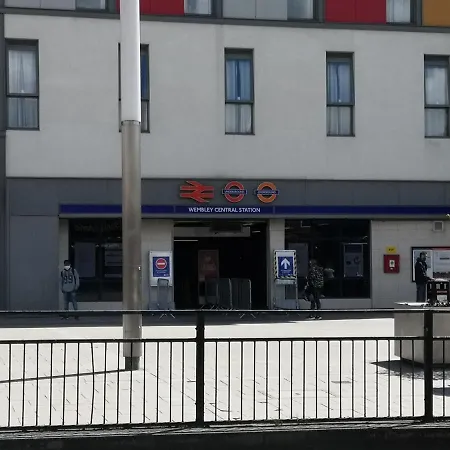 Ferienwohnung Carnation Flat A In Wembley London Exterior foto