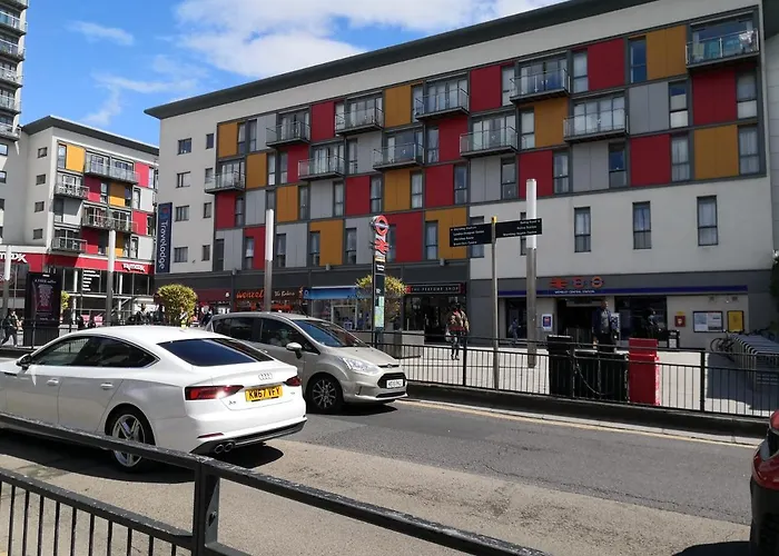 Carnation Flat A In Wembley