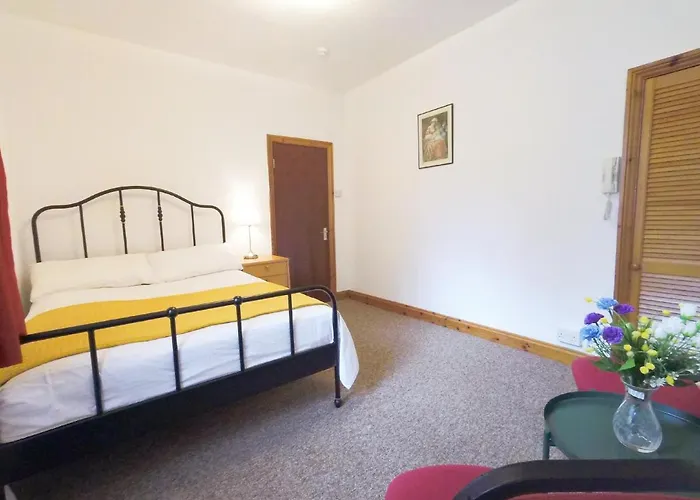 Carnation Flat A In Wembley
